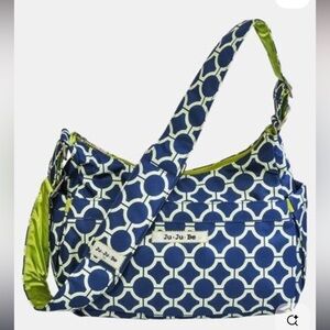 Ju-Ju-Be HoboBe Messenger Diaper Bag in Sold Out the Royal Envy print